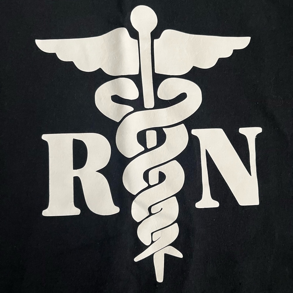 GILDAN  RN T Shirt - Picture 3 of 3
